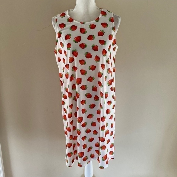 Cute Strawberry Nighty - Picture 1 of 6
